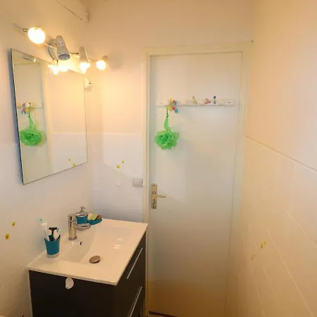 Apartment 4 Pers Proche Et Commerces - Fr-1-307-208 Le Grau-du-Roi